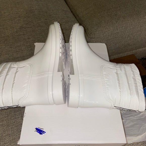 W white black Calvin Klein Snow boot brand new still in plastic 9m - Picture 5 of 7